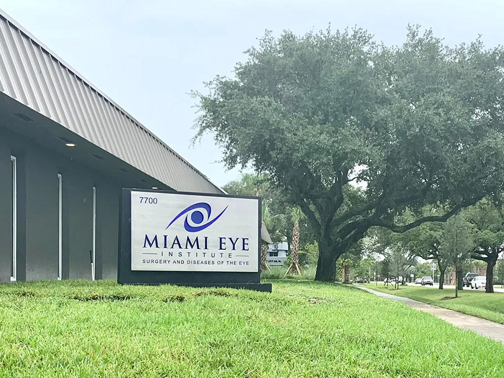 Miami Eye Institute sign on the lawn in front of the building
